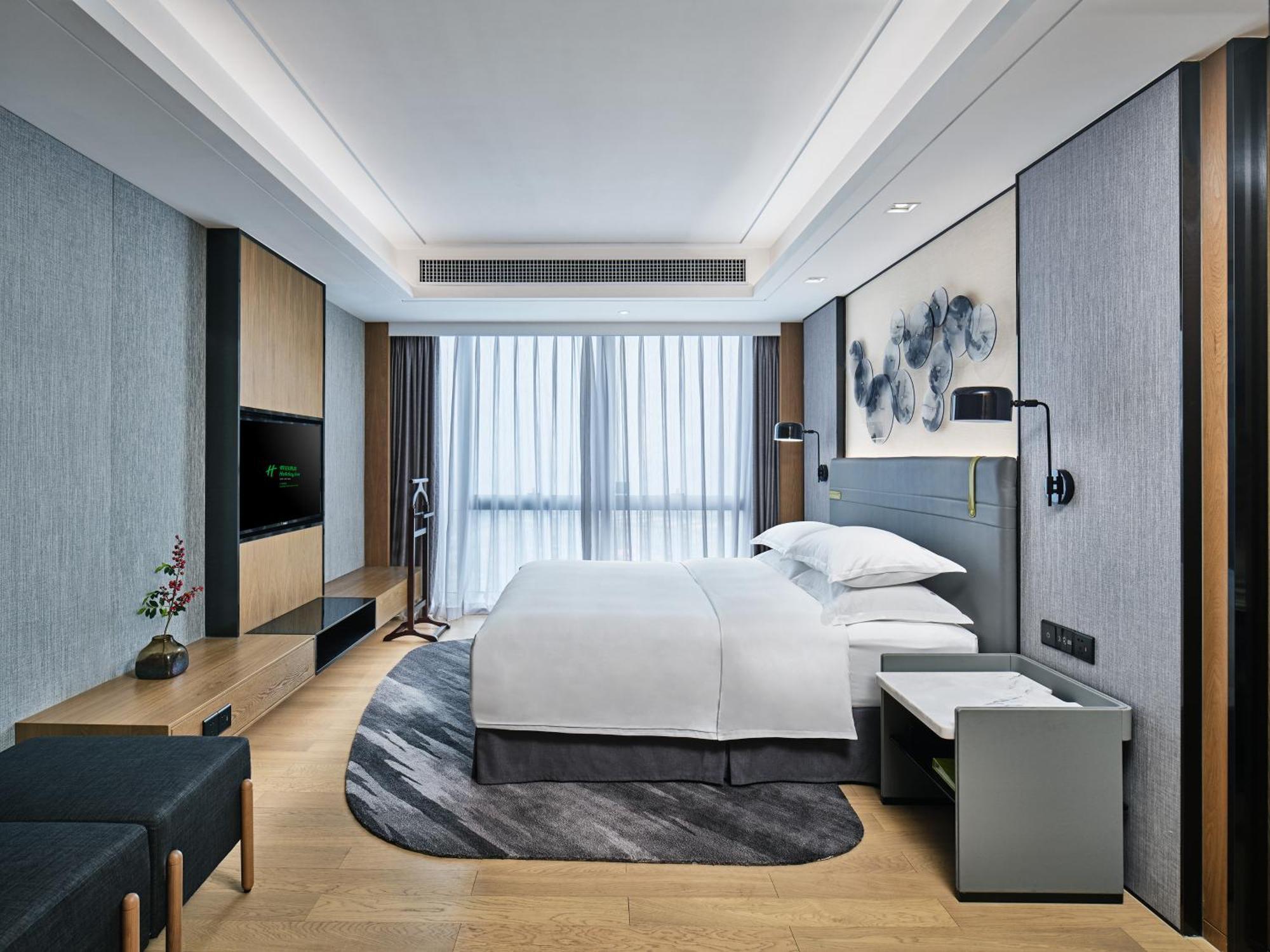 Holiday Inn Guangzhou South Lake Hotel - Ideal For Business & Leisure Экстерьер фото