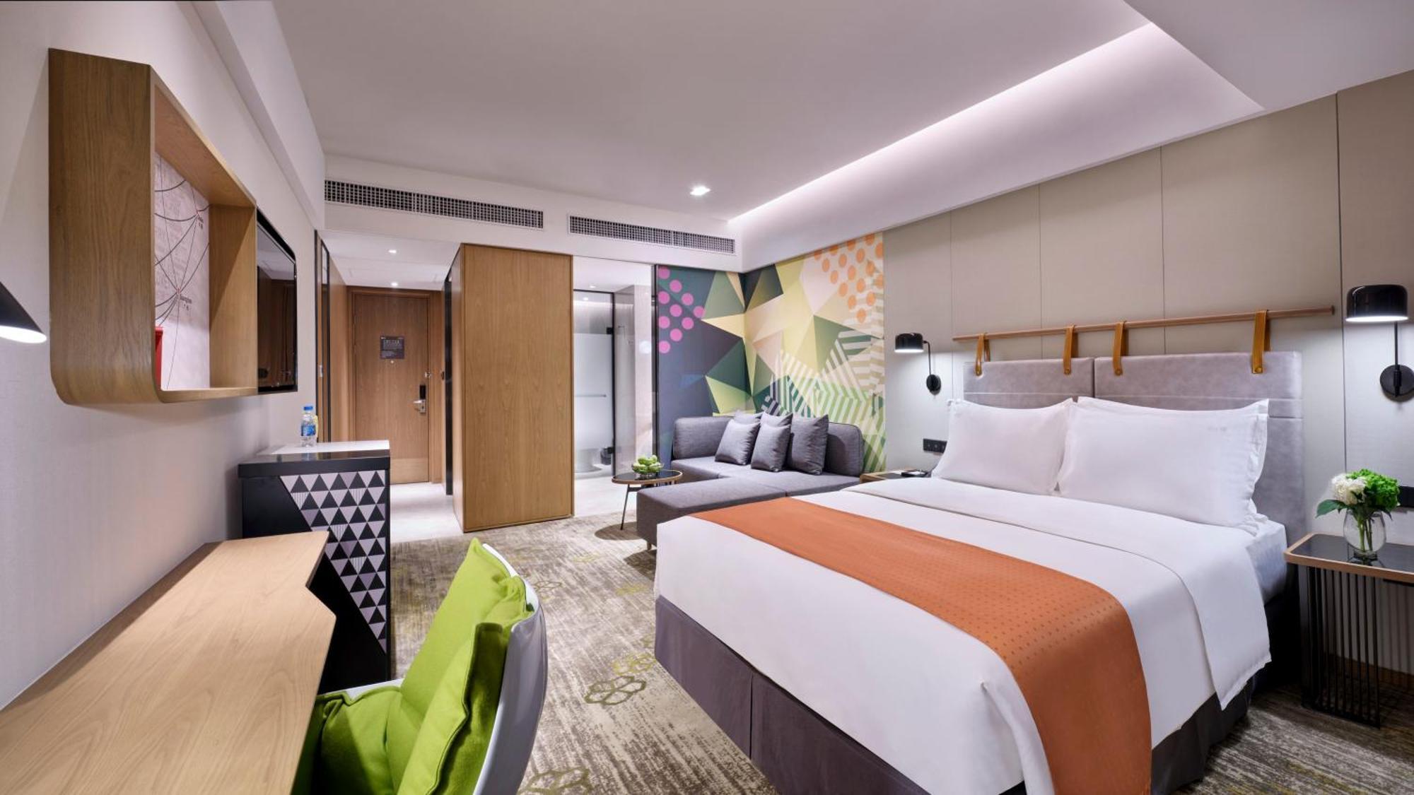 Holiday Inn Guangzhou South Lake Hotel - Ideal For Business & Leisure Экстерьер фото